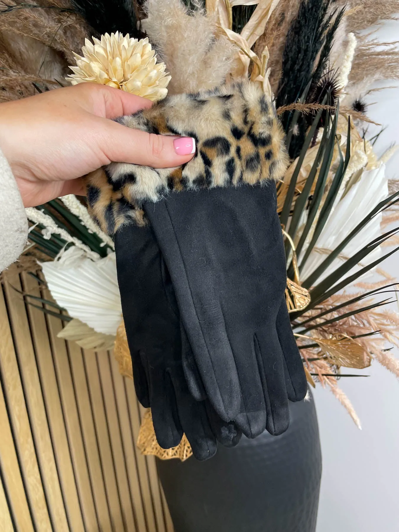 Amber Gloves - 3 Colours