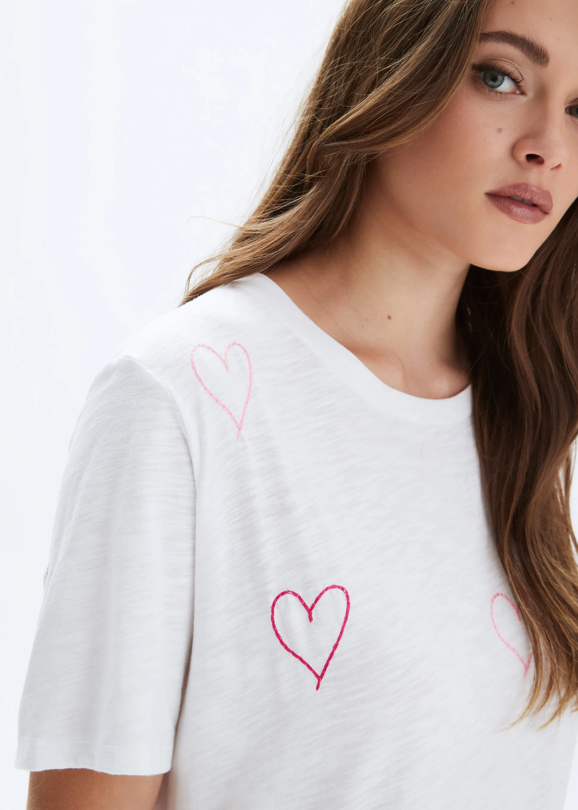 HEART STITCH WIDE T-SHIRT