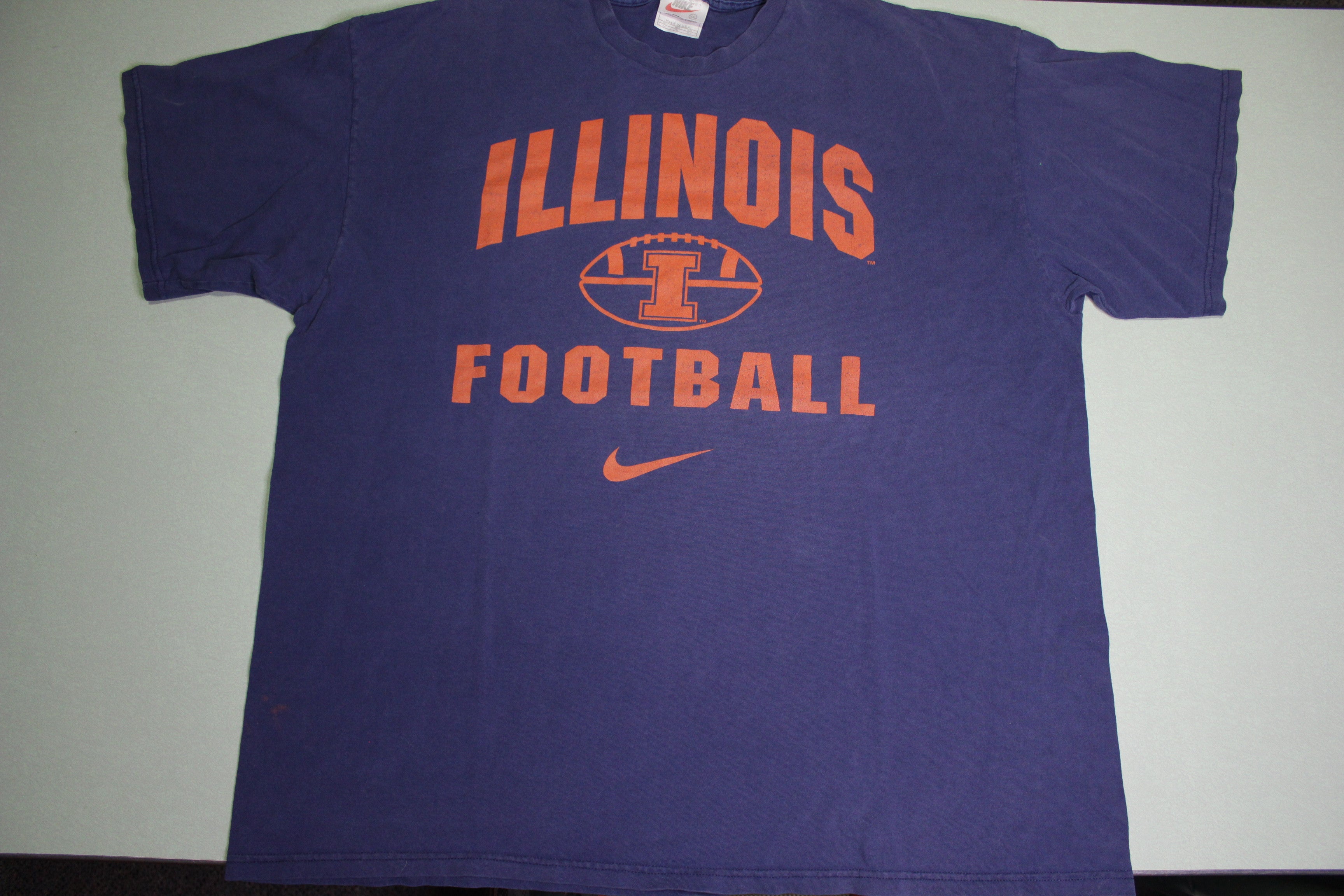 Illinois Fighting Illini Vintage 90's Nike Made in USA Football Collegiate T-Shirt