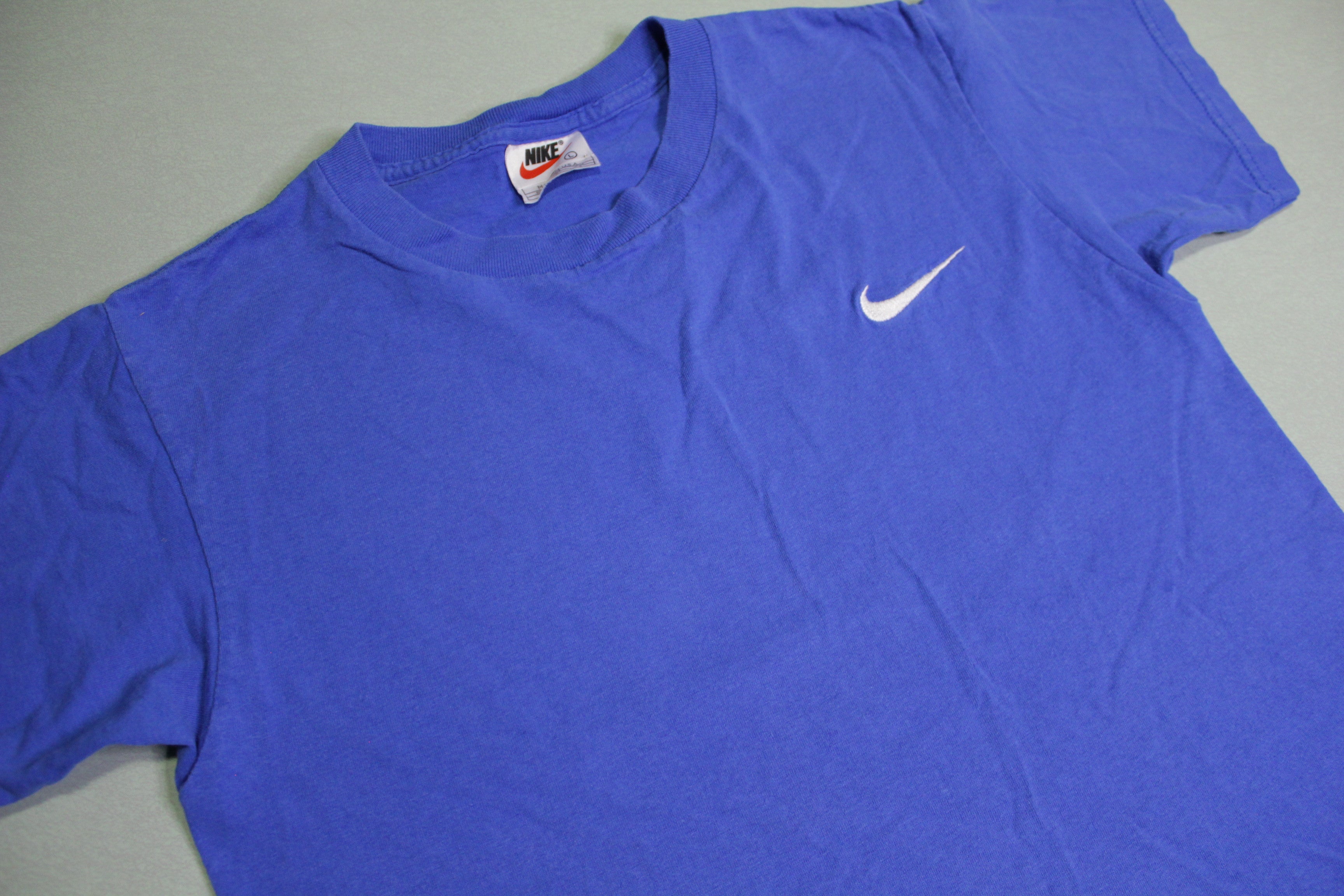 Nike Off Center Embroidered Swoosh Check Basic Essential Vintage 90's USA Made T-Shirt